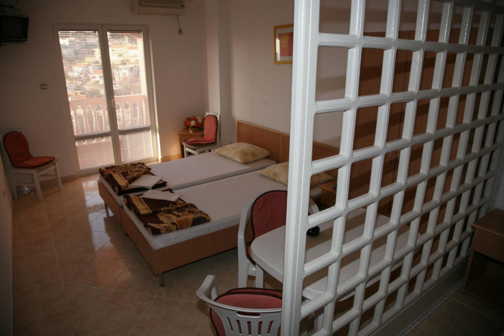 Omega Apartments Ulcinj Buitenkant foto
