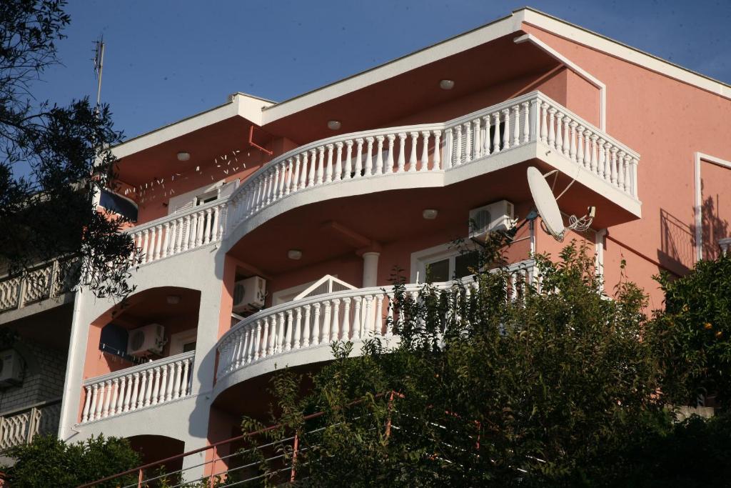 Omega Apartments Ulcinj Buitenkant foto