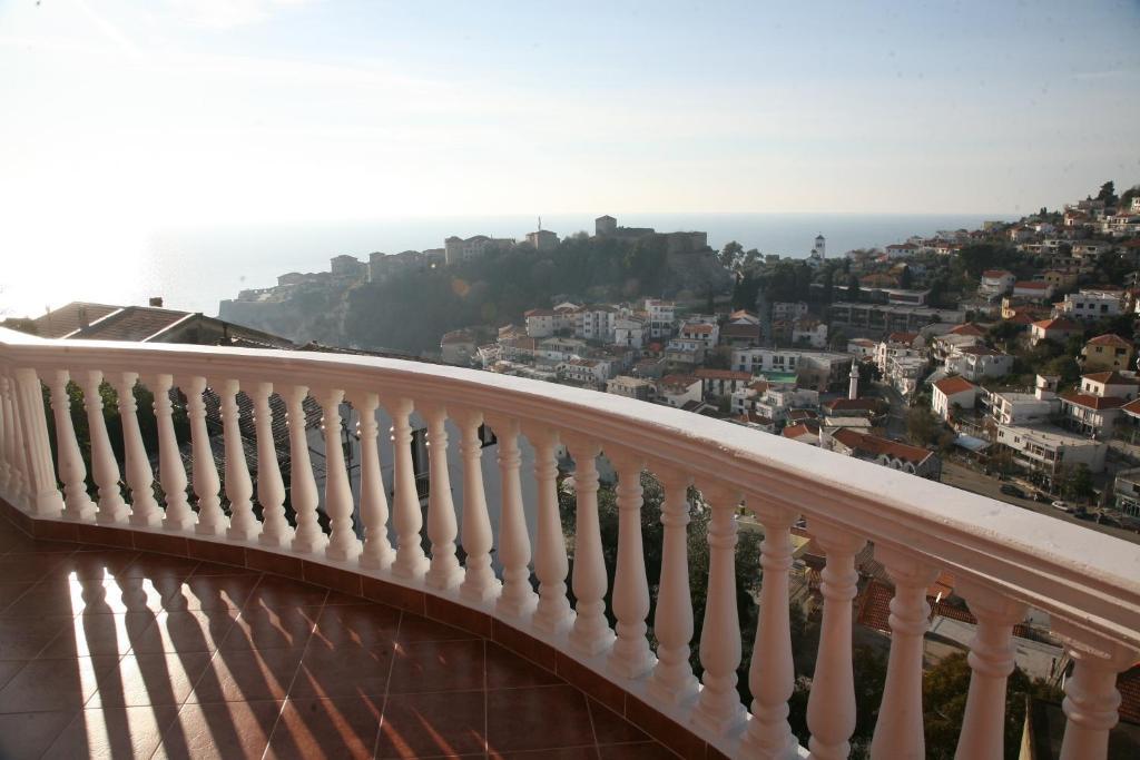 Omega Apartments Ulcinj Buitenkant foto