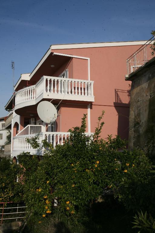 Omega Apartments Ulcinj Buitenkant foto